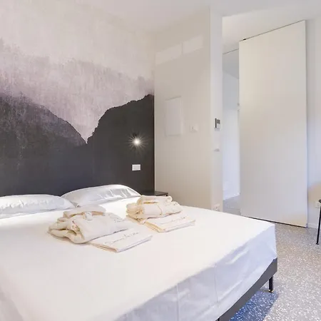 Domus La Scala Apartment